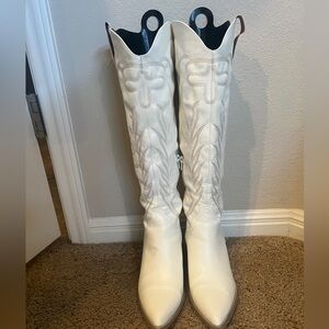 Oasis Society white cowboy boots